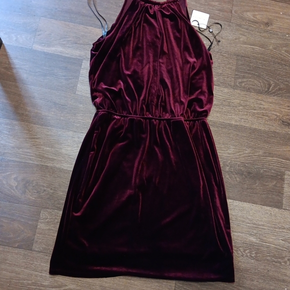 Laundry By Shelli  Segal Burgundy Velvet Dress with Chain Straps Size 14 - Picture 2 of 5